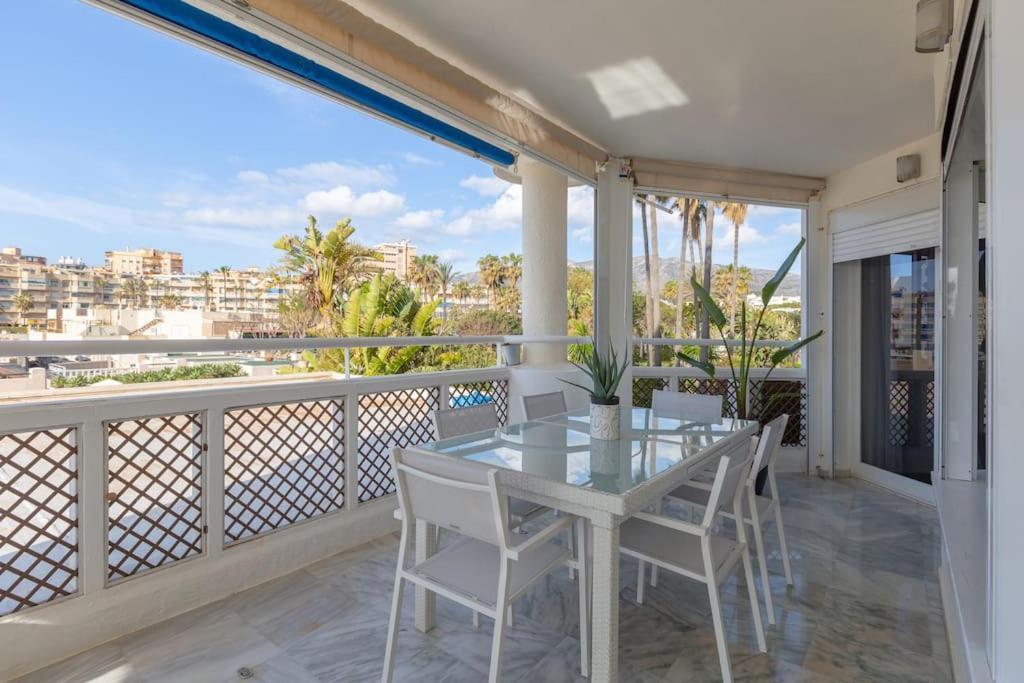 Eden Costa Lago Primera Linea De Mar Torremolinos Exterior foto