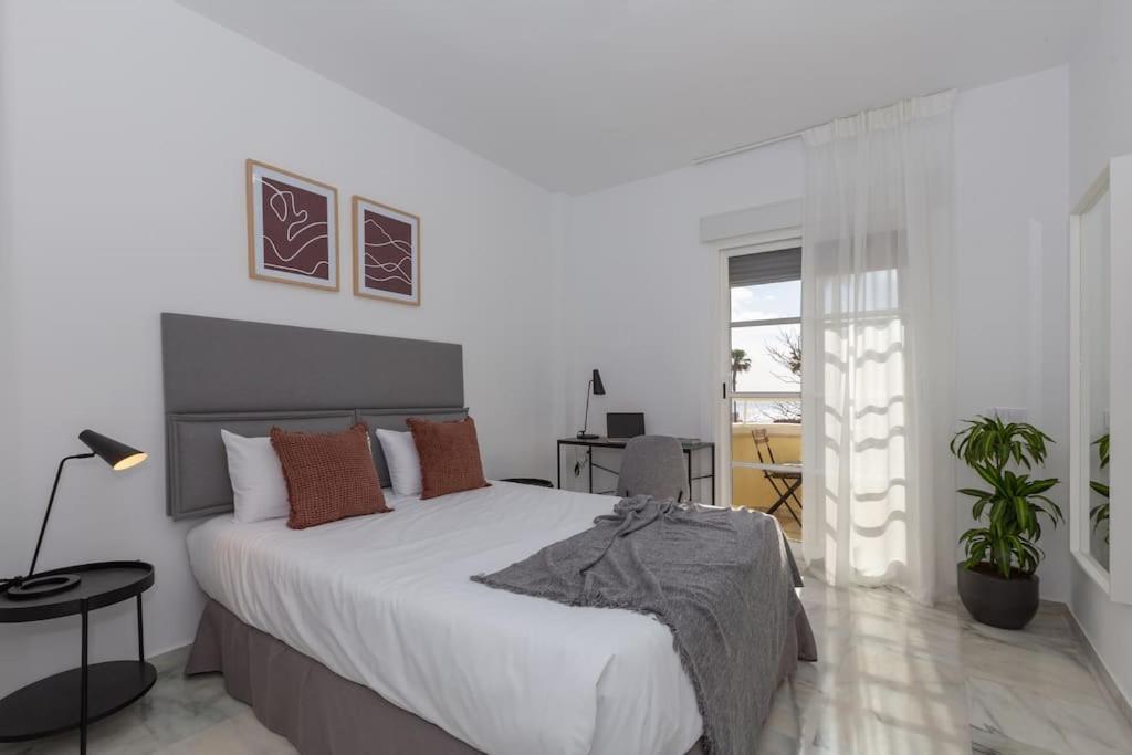 Eden Costa Lago Primera Linea De Mar Torremolinos Exterior foto
