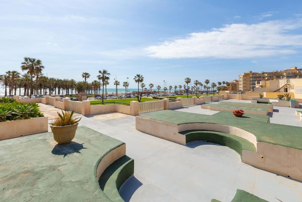 Eden Costa Lago Primera Linea De Mar Torremolinos Exterior foto